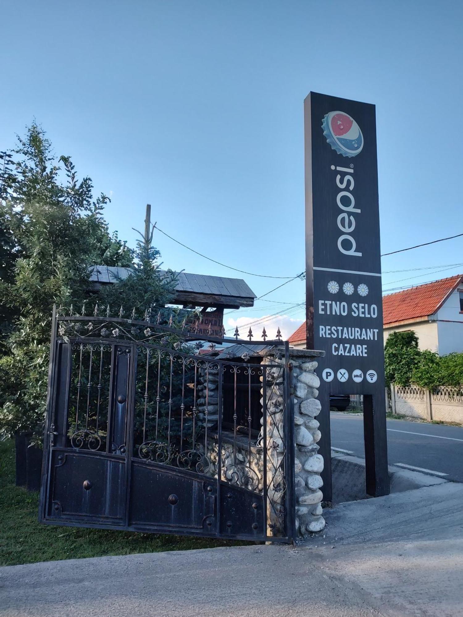 Satul Traditional Runcu  Dış mekan fotoğraf